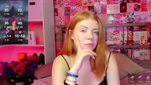 Snapshot of di_fox chatting on November 13, 5:28 am Di Fox online show from November 13, 5:28 am