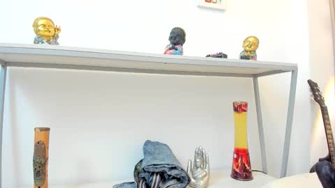   online show from January 10, 3:47 pm