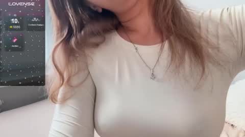 diaaan01 online show from April 14, 10:10 am