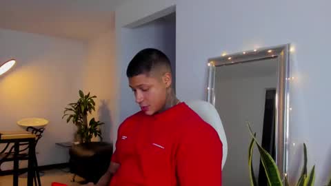 Snapshot of diagostone chatting on December 24, 1:49 am Diego online show from December 24, 1:49 am