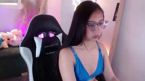 Snapshot of diamond_rose_as chatting on July 6, 7:38 pm diamond_rose_as online show from July 6, 7:38 pm