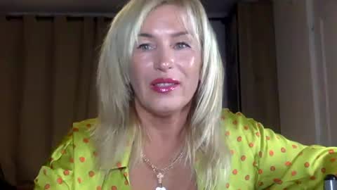 Snapshot of diana583578 chatting on October 15, 5:02 pm diana583578 online show from October 15, 5:02 pm