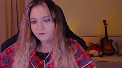 Snapshot of diana_floweri chatting on December 9, 9:06 am Diana online show from December 9, 9:06 am