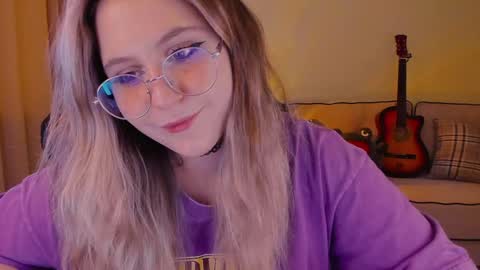 Snapshot of diana_floweri chatting on December 11, 9:30 am Diana online show from December 11, 9:30 am