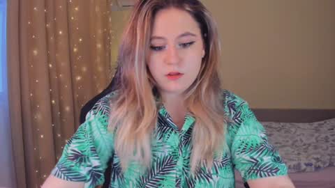 Snapshot of diana_floweri chatting on January 2, 9:00 am Diana online show from January 2, 9:00 am