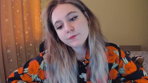 Snapshot of diana_floweri chatting on January 4, 12:27 pm Diana online show from January 4, 12:27 pm