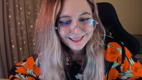 Snapshot of diana_floweri chatting on January 7, 1:03 pm Diana online show from January 7, 1:03 pm