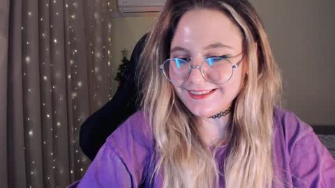 Snapshot of diana_floweri chatting on January 8, 4:33 pm Diana online show from January 8, 4:33 pm