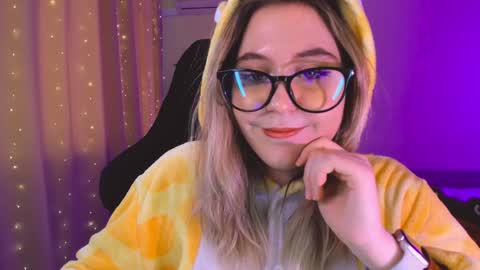 Snapshot of diana_floweri chatting on February 7, 12:06 pm Diana online show from February 7, 12:06 pm