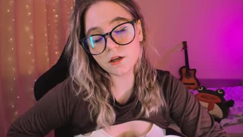 Snapshot of diana_floweri chatting on February 10, 10:20 am Diana online show from February 10, 10:20 am