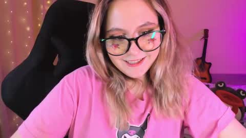 Snapshot of diana_floweri chatting on February 12, 12:33 pm Diana online show from February 12, 12:33 pm