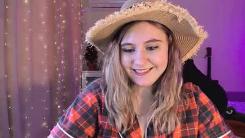 Snapshot of diana_floweri chatting on February 14, 12:36 pm Diana online show from February 14, 12:36 pm