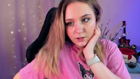 Snapshot of diana_floweri chatting on February 28, 9:15 am Diana online show from February 28, 9:15 am