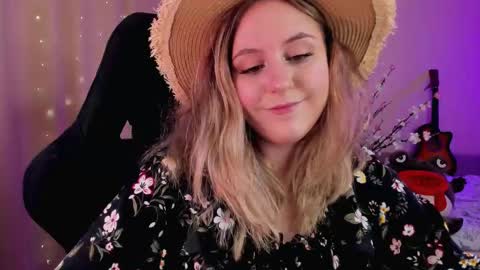 Snapshot of diana_floweri chatting on March 1, 10:24 am Diana online show from March 1, 10:24 am