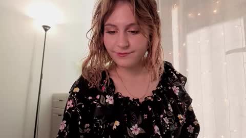 Snapshot of diana_floweri chatting on September 28, 10:31 am Diana online show from September 28, 10:31 am