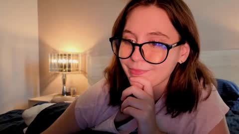 Snapshot of diana_floweri chatting on October 21, 10:05 am Diana online show from October 21, 10:05 am