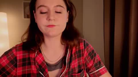 Snapshot of diana_floweri chatting on November 14, 4:22 am Diana online show from November 14, 4:22 am