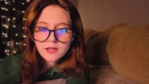 Snapshot of diana_floweri chatting on December 14, 2:06 am Diana online show from December 14, 2:06 am