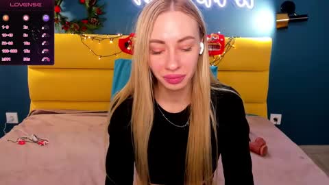 Snapshot of diana_garrett chatting on December 15, 12:06 pm Diana  online show from December 15, 12:06 pm