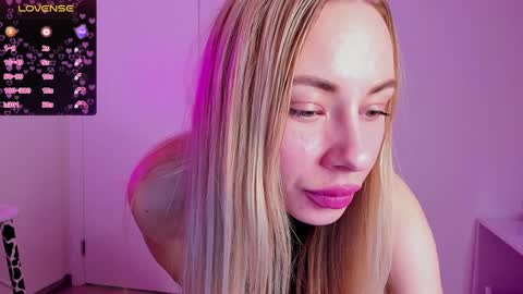 Snapshot of diana_garrett chatting on December 28, 9:31 am Diana  online show from December 28, 9:31 am