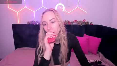 Snapshot of diana_garrett chatting on December 29, 1:56 am Diana  online show from December 29, 1:56 am