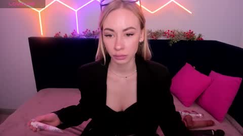 Snapshot of diana_garrett chatting on January 13, 1:45 am Diana  online show from January 13, 1:45 am