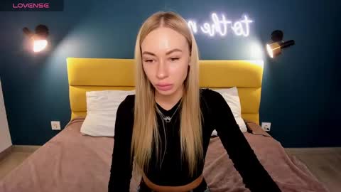 Snapshot of diana_garrett chatting on January 18, 8:41 am Diana  online show from January 18, 8:41 am