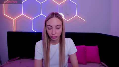 Snapshot of diana_garrett chatting on January 19, 8:50 am Diana  online show from January 19, 8:50 am