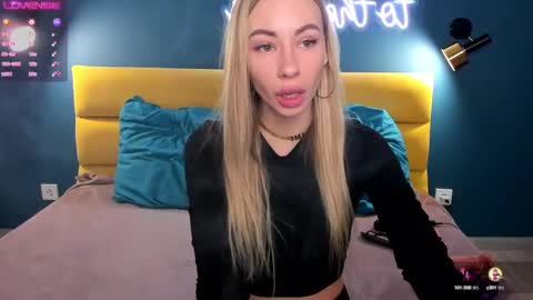 Snapshot of diana_garrett chatting on January 25, 8:53 am Diana  online show from January 25, 8:53 am