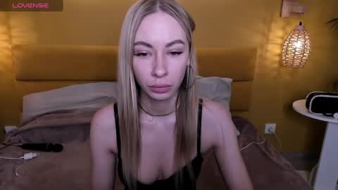 Snapshot of diana_garrett chatting on February 9, 8:44 am Diana  online show from February 9, 8:44 am