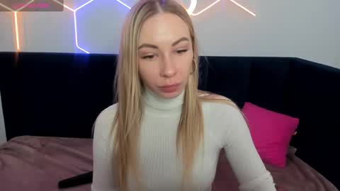 Snapshot of diana_garrett chatting on February 12, 8:59 am Diana  online show from February 12, 8:59 am