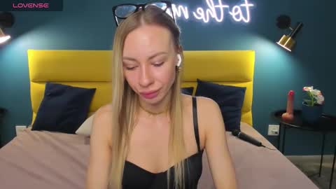 Snapshot of diana_garrett chatting on September 27, 1:32 am Diana  online show from September 27, 1:32 am