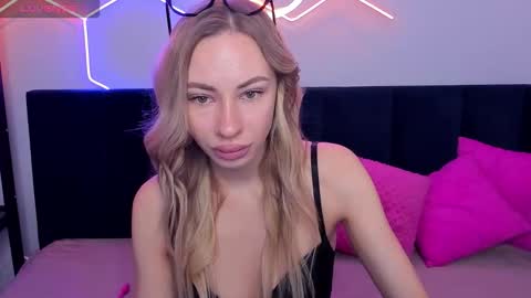 Snapshot of diana_garrett chatting on October 13, 1:38 am Diana  online show from October 13, 1:38 am