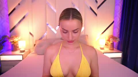 Snapshot of diana_nova chatting on June 14, 6:48 am diana_nova online show from June 14, 6:48 am