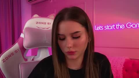 Snapshot of dianabecker chatting on April 30, 8:57 pm Diana online show from April 30, 8:57 pm