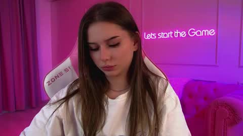 Snapshot of dianabecker chatting on May 2, 6:40 am Diana online show from May 2, 6:40 am