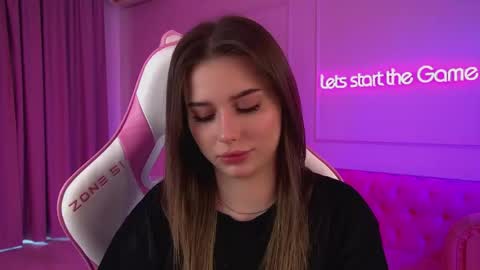 Snapshot of dianabecker chatting on May 16, 6:21 am Diana online show from May 16, 6:21 am