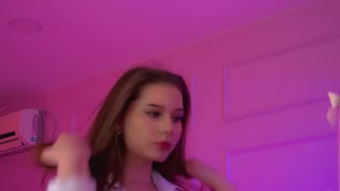 Snapshot of dianabecker chatting on May 21, 6:26 pm Diana online show from May 21, 6:26 pm