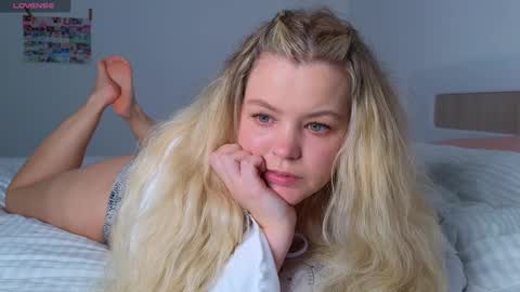 Snapshot of dianaholiday chatting on October 25, 12:45 pm Olga online show from October 25, 12:45 pm