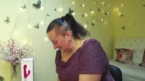 Snapshot of dianamgg chatting on May 5, 5:37 am Diana online show from May 5, 5:37 am