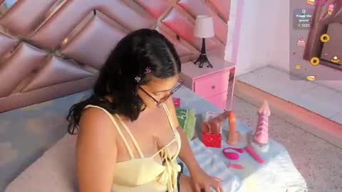 Snapshot of dianasheren chatting on June 23, 9:02 pm dianasheren online show from June 23, 9:02 pm