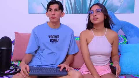 Snapshot of dianayleo chatting on June 6, 3:39 pm Ana Leo online show from June 6, 3:39 pm