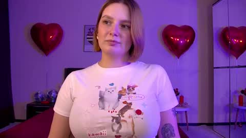 Snapshot of dianemills chatting on February 19, 8:10 pm Diane Mills online show from February 19, 8:10 pm