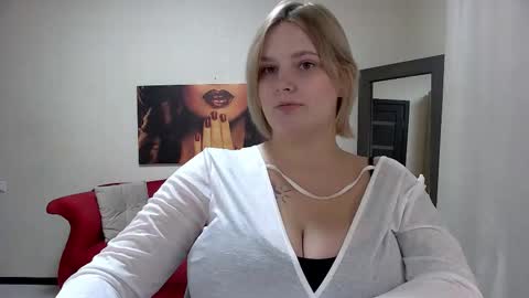 Snapshot of dianemills chatting on November 12, 7:24 pm Diane Mills online show from November 12, 7:24 pm