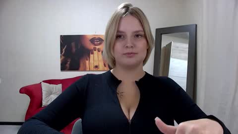 Snapshot of dianemills chatting on November 22, 5:34 pm Diane Mills online show from November 22, 5:34 pm