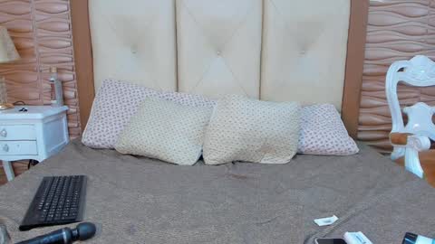 Snapshot of diavalo_ chatting on December 12, 10:13 am diavalo online show from December 12, 10:13 am