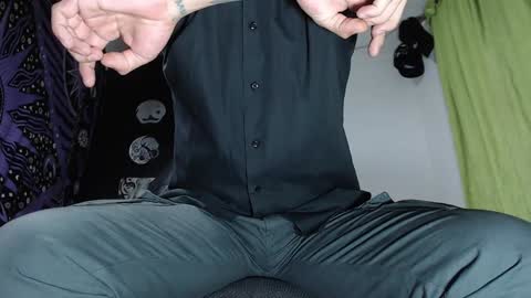 DICAPRIO online show from December 5, 1:47 am