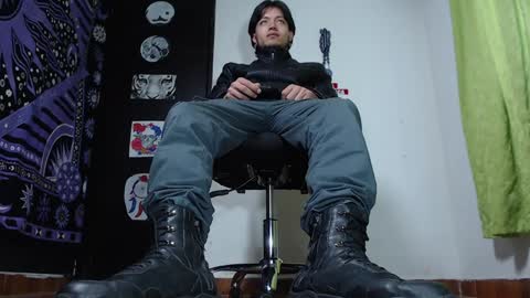 DICAPRIO online show from December 5, 6:00 pm