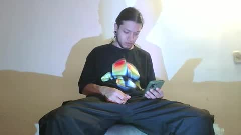 DICAPRIO online show from March 6, 1:02 am