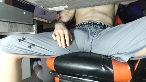 Snapshot of dick_and_muscle chatting on February 14, 6:56 am Dick And Muscle online show from February 14, 6:56 am